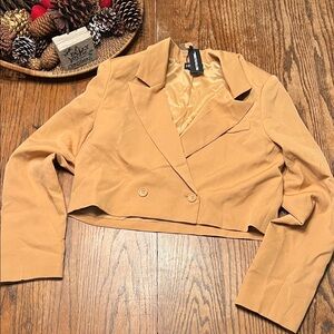 PrettyLittleThing Woven Camel Cropped Shoulder Padded  Blazer